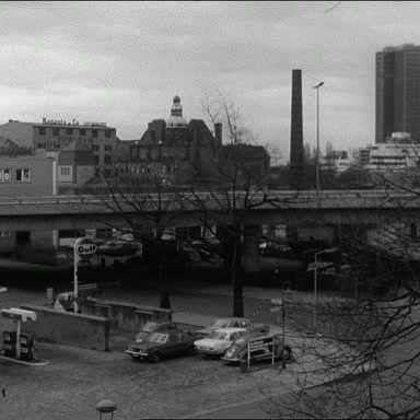 Still from Richard Woolley's film Kniephofstrasse